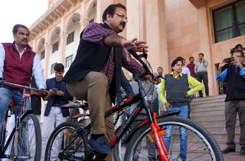 No Vehicle Day : परिवहन विभाग में हर सोमवार को नो व्हीकल डे No Vehicle Day : परिवहन विभाग में हर सोमवार को नो व्हीकल डे