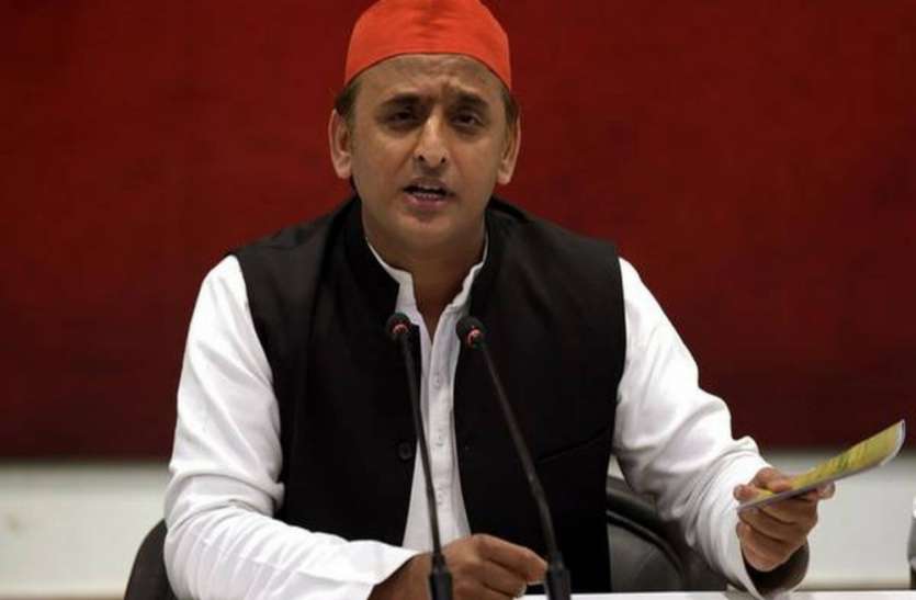 Akhilesh Yadav अखिलेश यादव ने पार्टी के बड़े नेता से छीनी यह कुर्सी, अब इस बाहुबली व पूर्व मंत्री को सौंपी अहम जिम्मेदारी