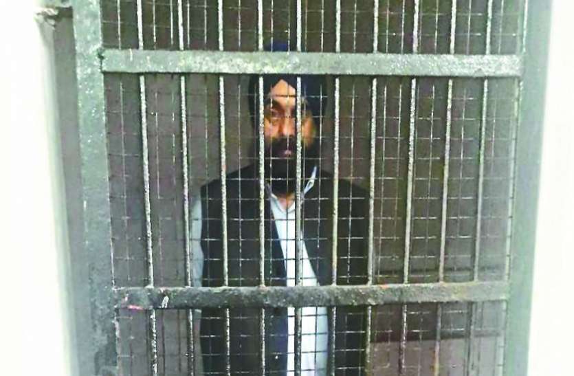 भूमाफिया के चक्रव्यूह में उलझे अफसर, 148 प्लॉट और 2 हजार दावेदार भूमाफिया के चक्रव्यूह में उलझे अफसर, 148 प्लॉट और 2 हजार दावेदार
