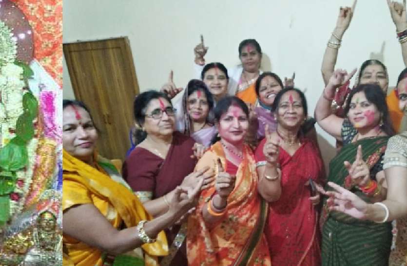 मंगला आरती के साथ शुरू हुई फागोत्सव की धूम मंगला आरती के साथ शुरू हुई फागोत्सव की धूम
