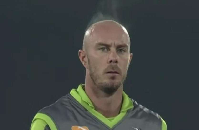 chris_lynn.jpeg Video: क्रिस लिन के साथ मैदान पर हुई अजीब घटना, सिर से निकलने लगा धुंआ