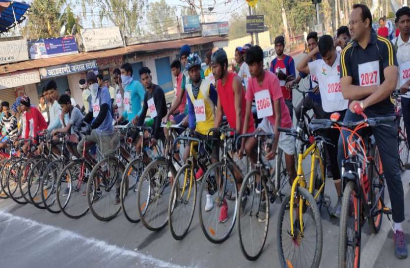 राज्य स्तरीय साइकल रेस प्रतियोगिता में ऐलिजाबेथ और इन्दलराम ने मारी बाजी राज्य स्तरीय साइकल रेस प्रतियोगिता में ऐलिजाबेथ और इन्दलराम ने मारी बाजी