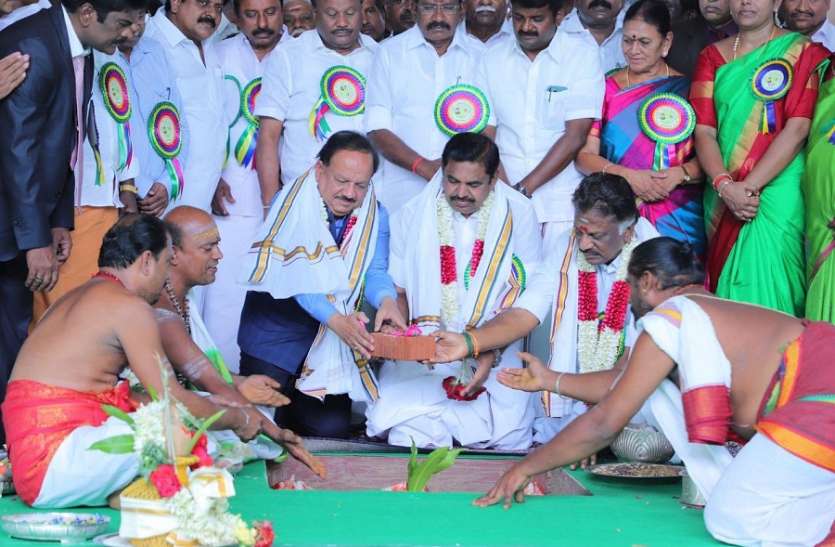 CM Palaniswamy inaugurates construction of Govt medical college in TN मदुरै में AIIMS अस्पताल जल्द ही लोगों के लिए खोल दिया जाएगा