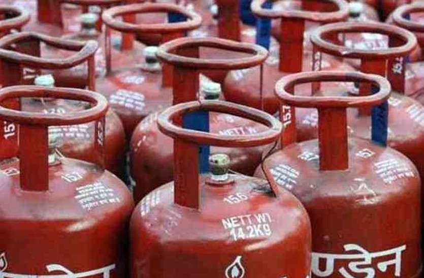 उपभोक्ताओं के लिए राहत की खबर, सस्ता हुआ घरेलू गैस सिलेंडर उपभोक्ताओं के लिए राहत की खबर, सस्ता हुआ घरेलू गैस सिलेंडर