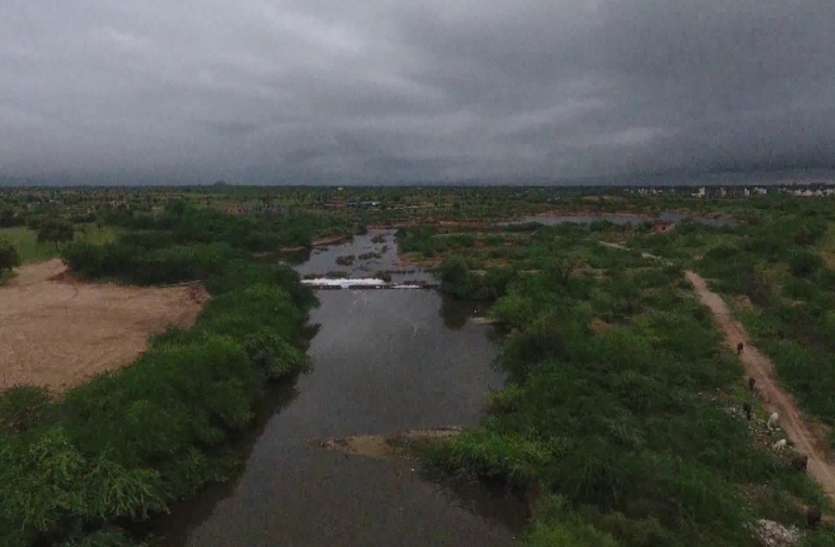 NGT gets strict on pollution in jojari river in jodhpur जोजरी नदी में प्रदूषण रोकने के लिए कई विभाग साथ करेंगे निरीक्षण, एनजीटी की फटकार के बाद दिखने लगी सख्ती