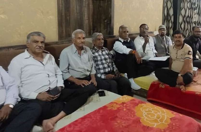 ब्राह्मण स्वर्णकार समाज की बैठक में सामूहिक विवाह पर चर्चा ब्राह्मण स्वर्णकार समाज की बैठक में सामूहिक विवाह पर चर्चा