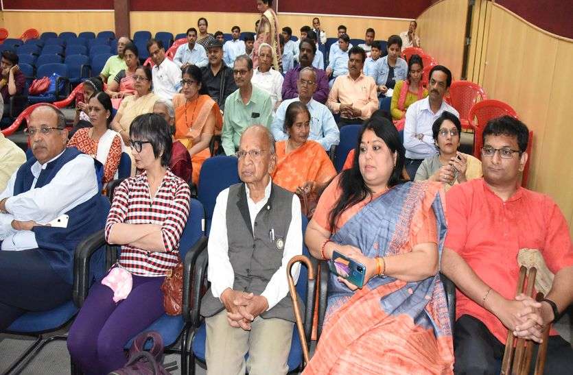 दिव्यांगों से सिर्फ प्रेरणा न लें, उन्हें स्टार बनाने की पहल करें : ललित कुमार दिव्यांगों से सिर्फ प्रेरणा न लें, उन्हें स्टार बनाने की पहल करें : ललित कुमार