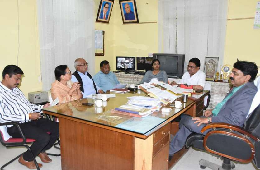 Dr.Mishra, Dr. Kosta and Tankha will will confer honorary degrees डॉ. सुधीर मिश्रा, डा.शिवप्रसाद कोष्टा एवं विवेक कृष्ण तनखा को रादुविवि देगा मानद उपाधि