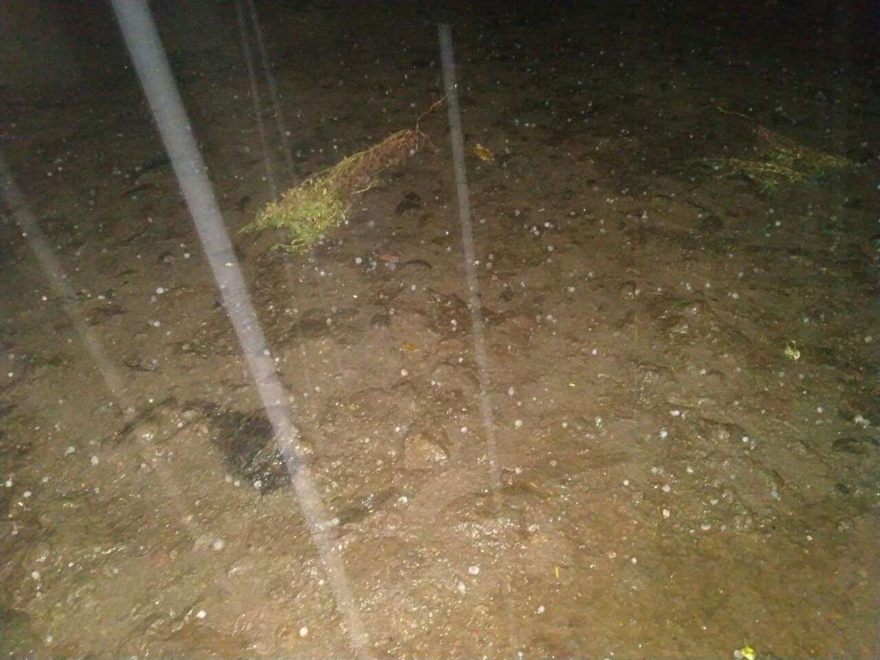बारिश के साथ हुइ ओलावृष्टि