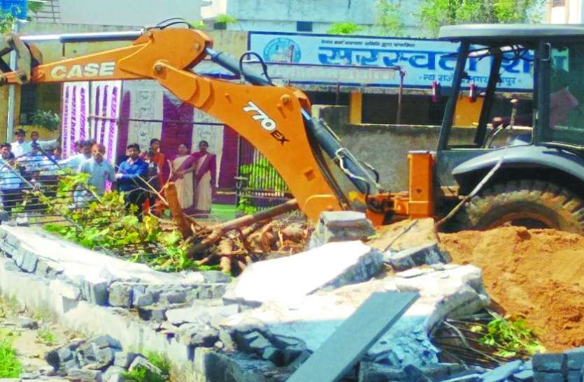 आरडीए ने जमीन का कब्जा तोड़ा, समिति ने लगाया बिना नोटिस कार्रवाई का आरोप, एसएसपी से शिकायत आरडीए ने जमीन का कब्जा तोड़ा, समिति ने लगाया बिना नोटिस कार्रवाई का आरोप, एसएसपी से शिकायत