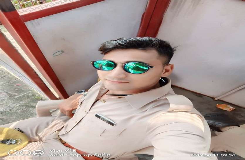 sipahi_atmhtya.jpg Moradabad: सात दिन पहले सिपाही की हुई थी शादी, गोली मारकर कर ली आत्महत्या