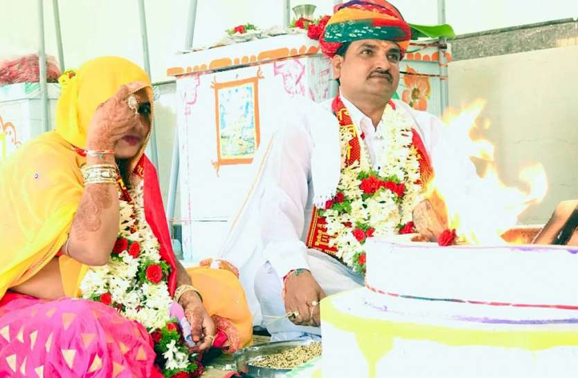 मंत्रोच्चार से गूंजा आइमाता वडेर मंत्रोच्चार से गूंजा आइमाता वडेर