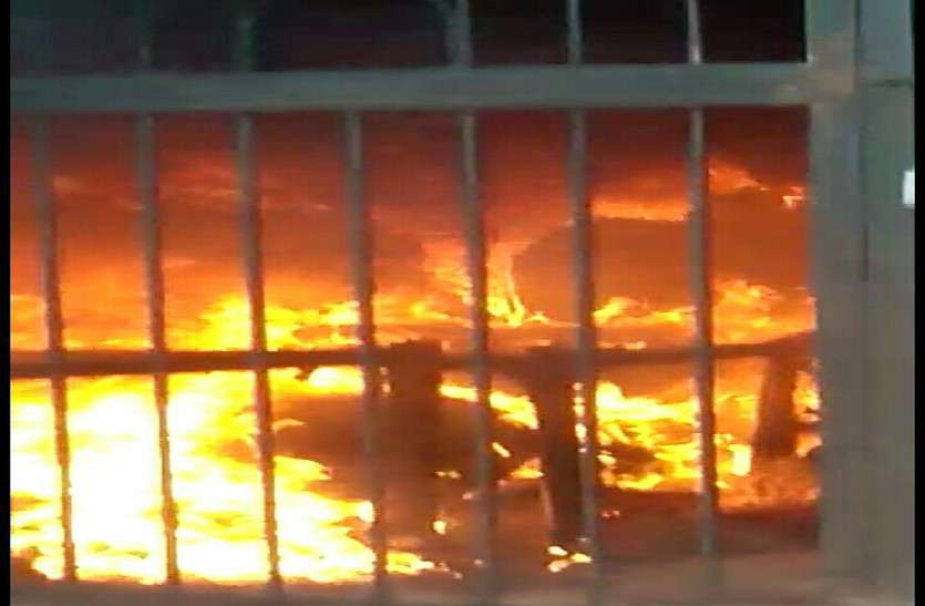 एफआइआर दर्ज करने में लगाए चौबीस घंटे, आरोपी का सुराग नहीं एफआइआर दर्ज करने में लगाए चौबीस घंटे, आरोपी का सुराग नहीं