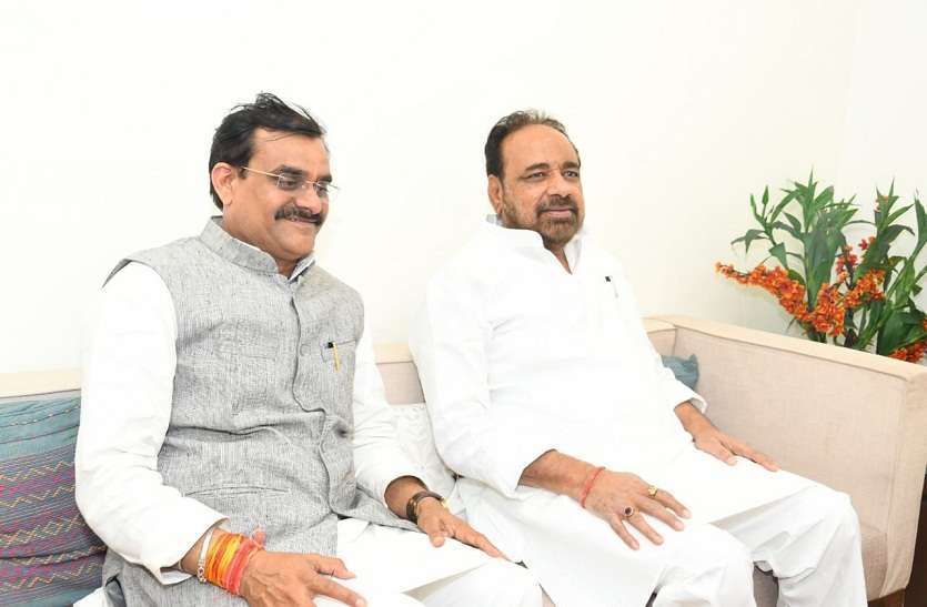 vd_sharma_and_gopal_bhargav_5841376_835x547-m.jpg
