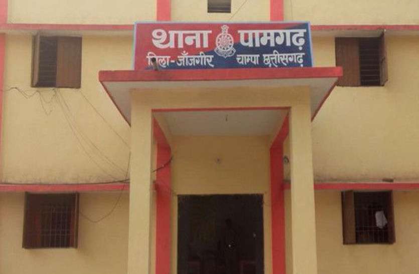तीन ट्रैक्टर का किस्त ना पटा पाने को लेकर मदनपुर के किसान ने की खुदकुशी तीन ट्रैक्टर का किस्त ना पटा पाने को लेकर मदनपुर के किसान ने की खुदकुशी