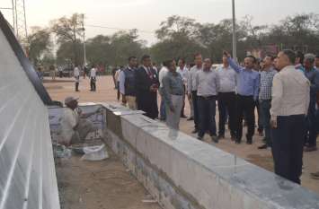 DRM inspects Rewa railway station, rebukes women waiting hall DRM inspects Rewa railway station, rebukes women waiting hall