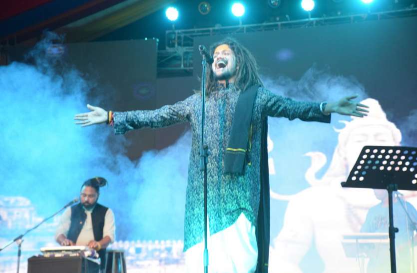 Hansraj Raghuwanshi नर्मदा कुंभ में पहुंचे गायक हंसराज रघुवंशी ने कही ये बड़ी बात, 'मेरा भोला है भंडारी...' से हुए फेमस