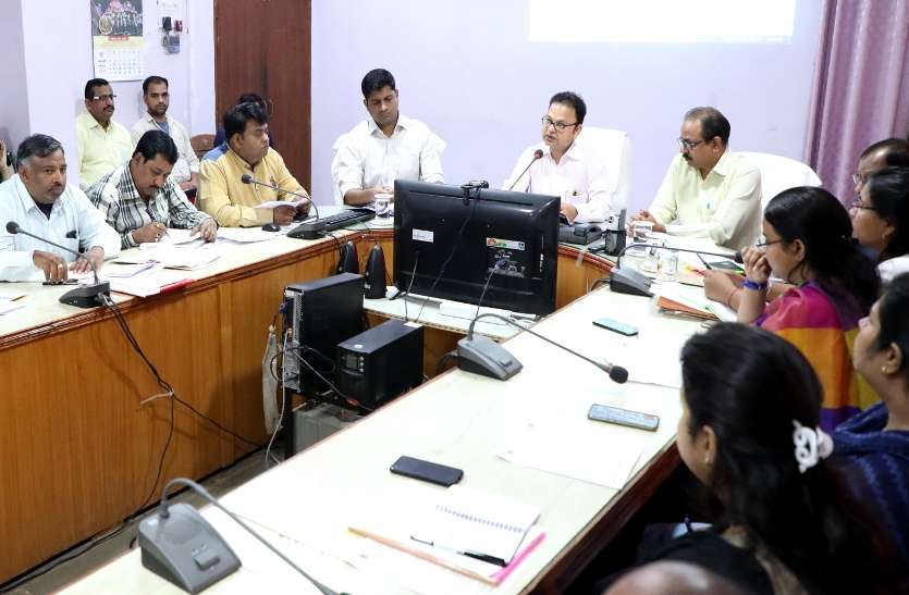 meeting. सार्वजनिक वाहनों के चलने पर 14 अप्रैल तक रोक