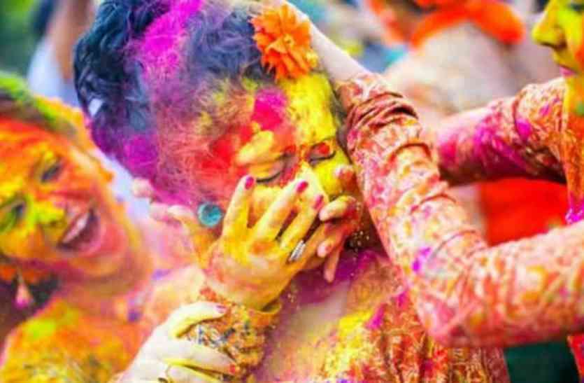 499 सालों बाद इतने शुभ योगों में बनेगी होली, ग्रहों के बन रहे बेहद खास संयोग