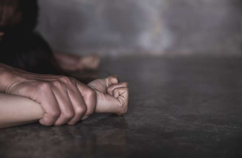 rape.jpeg 6 महीने तक लड़की से करता रहा दुष्कर्म तो नाबालिग हुई प्रेगनेंट, पीड़िता ने लगाई इच्छामृत्यु की गुहार