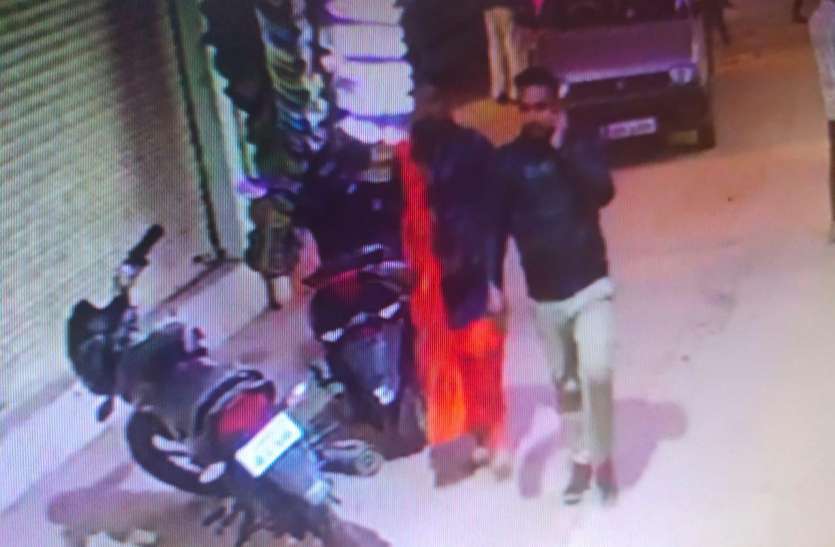 बारात घरों में चोर गिरोह सक्रिय, चोरों तक नहीं पहुंच पा रही पुलिस बारात घरों में चोर गिरोह सक्रिय, चोरों तक नहीं पहुंच पा रही पुलिस