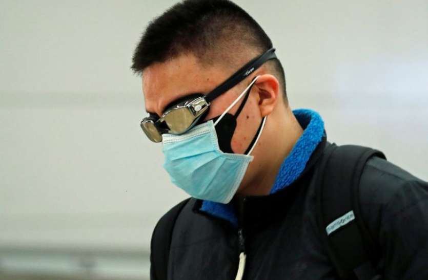 facemask-and-goggles.jpg पटना में परिवार सहित फंसे हैं बिलासपुर के डॉ अभिराम शर्मा