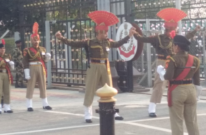 Wagah Border Retreat Ceremony Stopped Coronavirus: वाघा बॉर्डर की रिट्रीट सेरेमनी पर लगी रोक, घूमने का प्लान टालना बेहतर