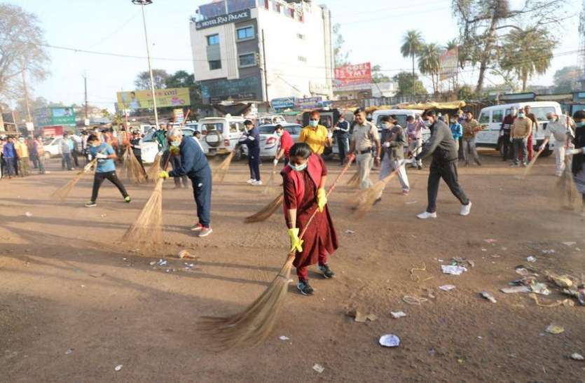 सफाई के प्रति जागरूक रहें, तभी शहर बनेगा स्वच्छ सफाई के प्रति जागरूक रहें, तभी शहर बनेगा स्वच्छ