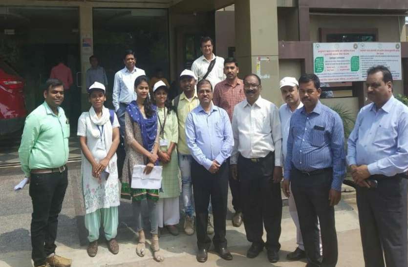छत्तीसगढ़ के 24 जिलों में आर्थिक गणना पूरी, बिजनेस रजिस्टर तैयार होगा जल्द छत्तीसगढ़ के 24 जिलों में आर्थिक गणना पूरी, बिजनेस रजिस्टर तैयार होगा जल्द