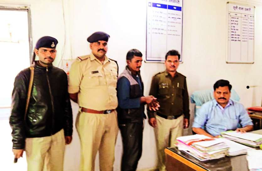 पुलिस पर हमला करने वाला इनामी आरोपी गिरफ्तार पुलिस पर हमला करने वाला इनामी आरोपी गिरफ्तार