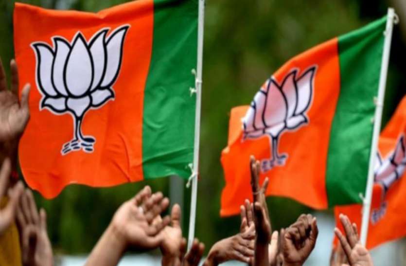 मशहूर अभिनेत्री व भाजपा की बड़ी नेता के खिलाफ नॉन बेलेबल वॉरंट मशहूर अभिनेत्री व भाजपा की बड़ी नेता के खिलाफ नॉन बेलेबल वॉरंट