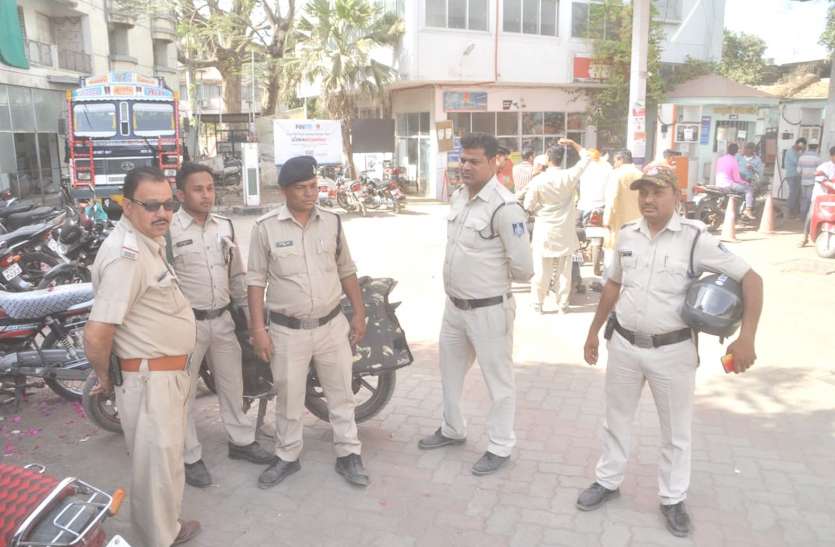 police विधायक के निवास को घेरने की चेतावनी पर तैनात रही पुलिस