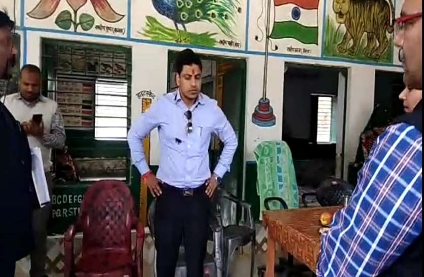 शासन की इस योजना के कार्यों की अफसर ने जमीनी हकीकत परखी, कर्मचारी रहे सक्रिय, फिर इनकी की जमकर सराहना शासन की इस योजना के कार्यों की अफसर ने जमीनी हकीकत परखी, कर्मचारी रहे सक्रिय, फिर इनकी की जमकर सराहना