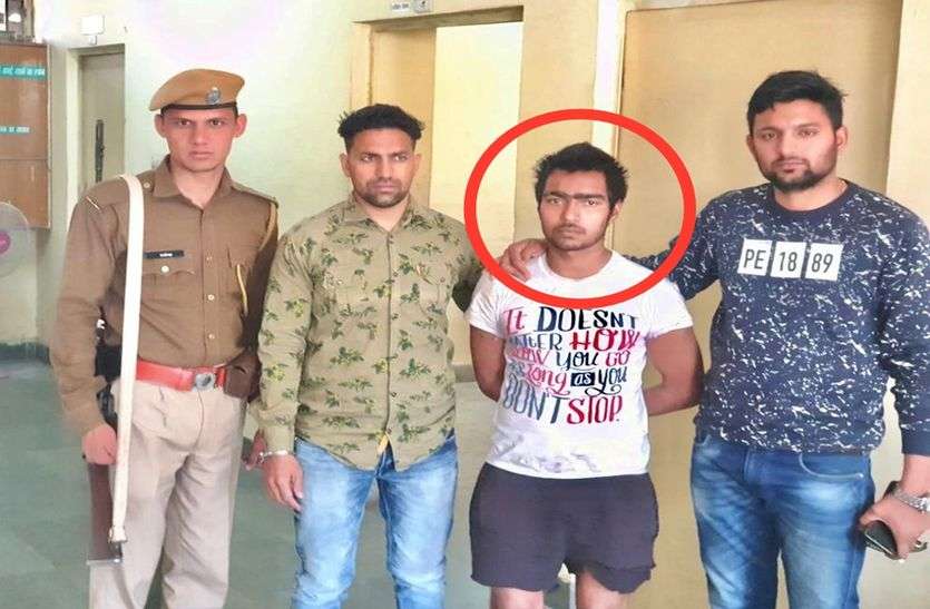 मेडिकल स्टोर में चोरी का आरोपी गिरफ्तार मेडिकल स्टोर में चोरी का आरोपी गिरफ्तार