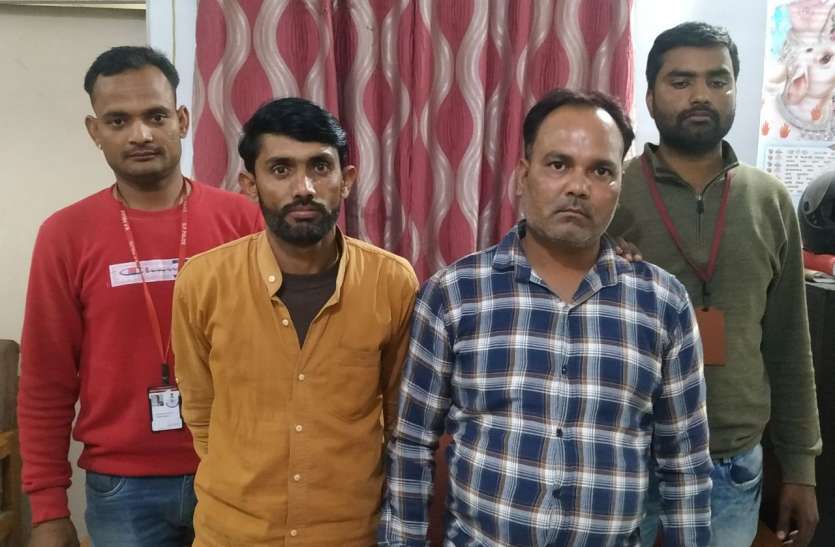 असली के नाम पर ऑनलाइन बेच रहे थे नकली कॉस्मेटिक असली के नाम पर ऑनलाइन बेच रहे थे नकली कॉस्मेटिक
