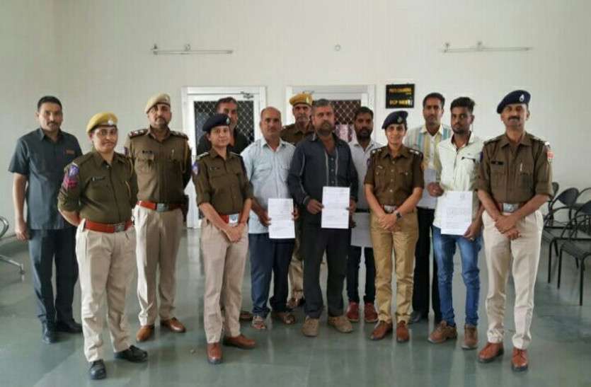 दुकानदार अंडरग्राउंड में व्यस्त, पीछे गल्ले से 55 हजार चोरी दुकानदार अंडरग्राउंड में व्यस्त, पीछे गल्ले से 55 हजार चोरी