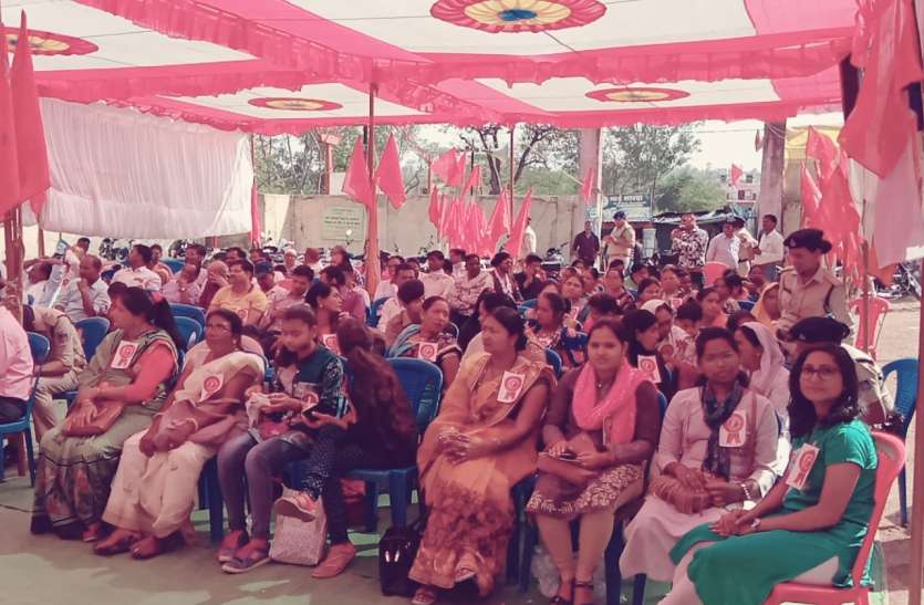 41 महिलाओं सहित 97 गिरफ्तार 41 महिलाओं सहित 97 गिरफ्तार