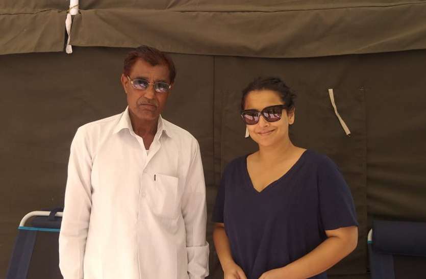 फिल्म शेरनी की शूटिंग करने पहुंची विद्या बालन को भाया देशी नुस्खा फिल्म शेरनी की शूटिंग करने पहुंची विद्या बालन को भाया देसी नुस्खा