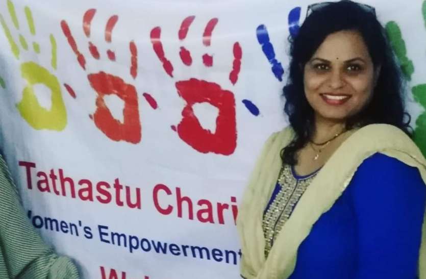 लेडी पैडमैन दे रही महिलाओं को सुरक्षा लेडी पैडमैन दे रही महिलाओं को सुरक्षा
