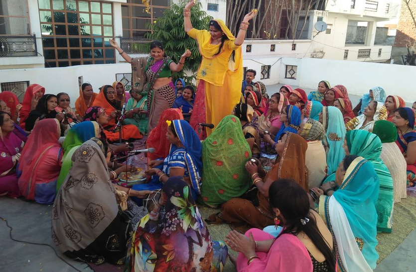 करौली में चहूंओर फाग गीतों की बह रही बयार करौली में चहूंओर फाग गीतों की बह रही बयार