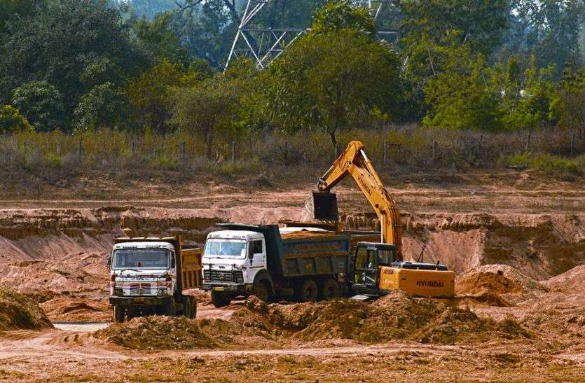 अवैध खनन illegal mining : कालीसिंध नदी की पुलिया के पास के खनन पट्टे को निरस्त करने के निर्देश