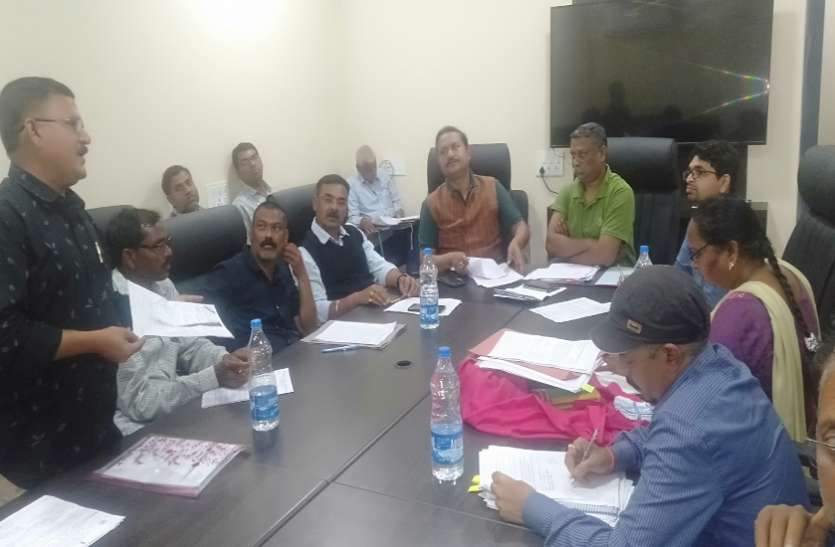 पीडब्ल्यूडी प्रभारी ने अवैध वसूली पर लगाई फटकार, दो टूक कहा- ऐसी शिकायतें नहीं की जाएंगीं बर्दाश्त पीडब्ल्यूडी प्रभारी ने अवैध वसूली पर लगाई फटकार, दो टूक कहा- ऐसी शिकायतें नहीं की जाएंगीं बर्दाश्त