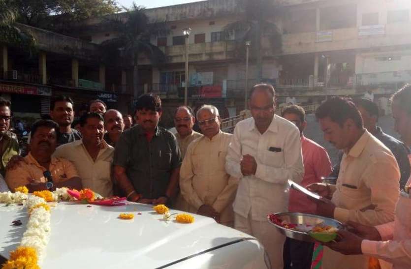 विधायक व नपाध्यक्ष ने स्काई लिफ्ट का लोकार्पण किया विधायक व नपाध्यक्ष ने स्काई लिफ्ट का लोकार्पण किया