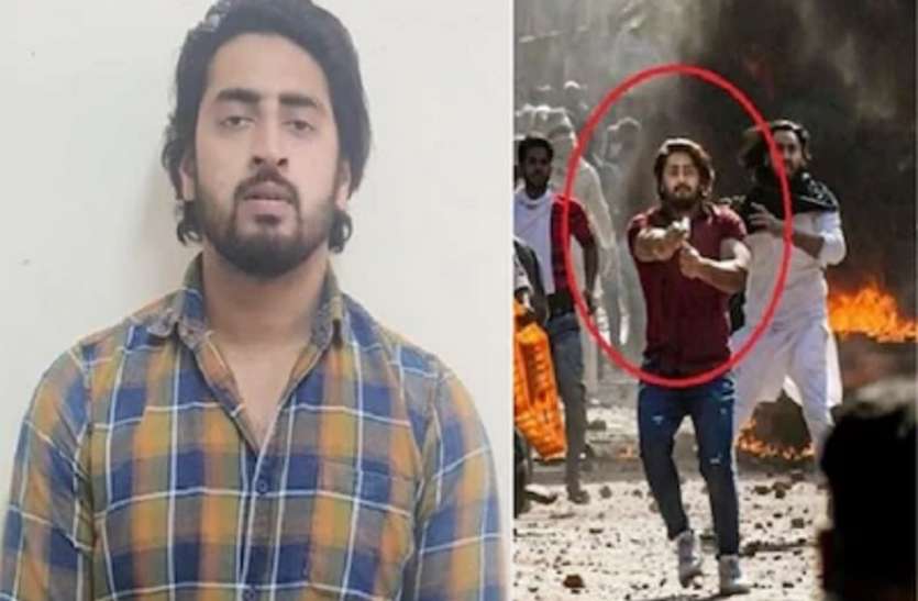 shahrukh_delhi.jpg दिल्ली हिंसार: पुलिस ने हवालदार पर ताना गया शाहरुख खान का पिस्तौल बरामद किया