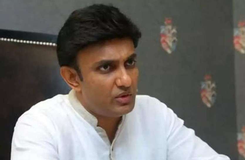 कर्नाटक: बायोमेट्रिक्स प्रणाली पर रोक, टास्क फोर्स गठित कर्नाटक: बायोमेट्रिक्स प्रणाली पर रोक, टास्क फोर्स गठित