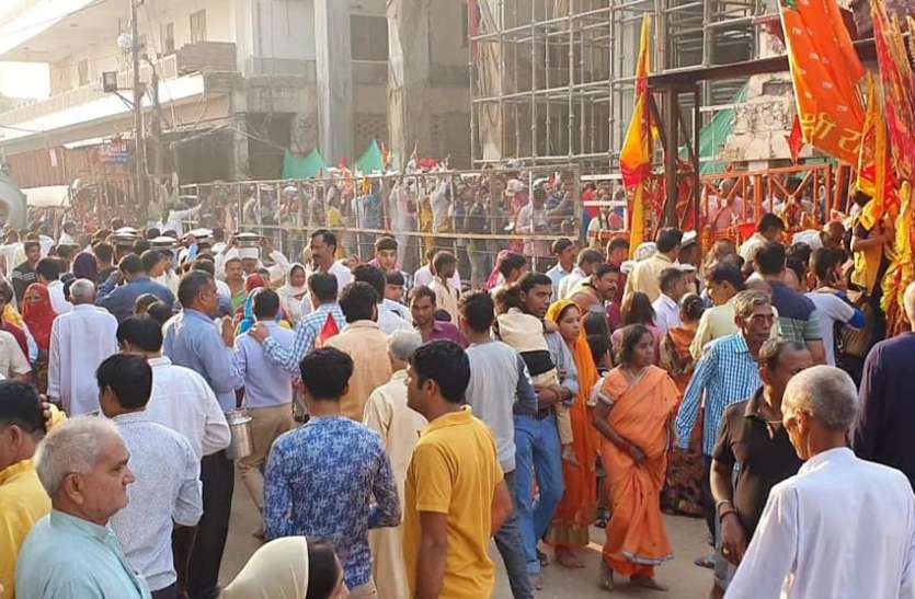 होली मेले में महाबली के दर उमड़े लाखों भक्त होली मेले में महाबली के दर उमड़े लाखों भक्त
