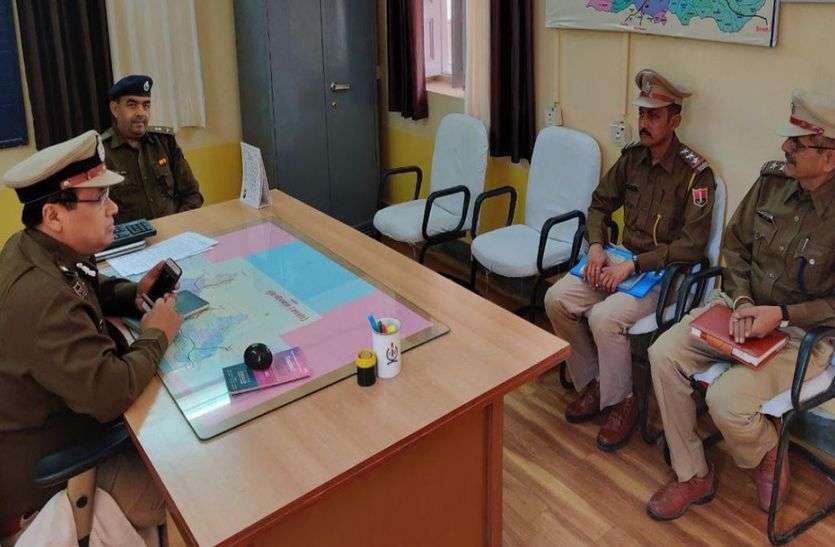आईजी गोगाई ने पुलिस अधिकारियों के साथ की बैठक, जिले की भौगोलिक स्थिति से हुए रू-ब-रू आईजी गोगाई ने भीनमाल में यह बात कही