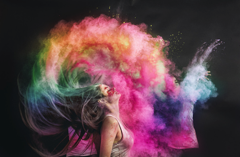Happy Holi 2020: Know Which Color Improve spiritual Power Happy Holi: लाल रंग देता है साहस, नीले रंग से मिलती शांति, जानिए रंगाें के बारे में कुछ खास
