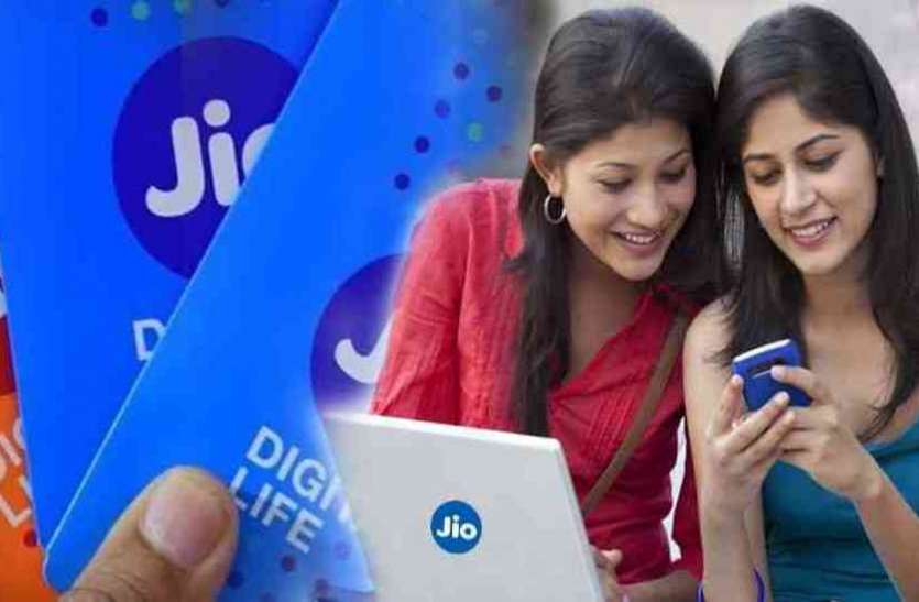 Coronavirus Lockdown Jio Rs 498 free recharge offer Coronavirus: क्या सच में फ्री में मिल रहा है Jio का ₹498 वाला रीचार्ज जाने इस खबर की सच्चाई