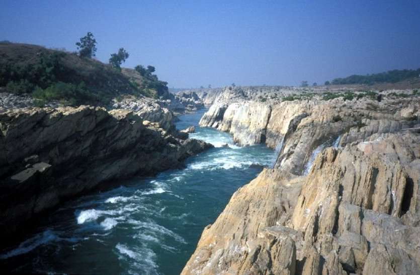 narmada river in jabalpur नर्मदा किनारे जलसंकट